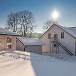 U Harrego I Przy Stawie Z Klimatyzacja, Balia, Sauna, Ogrodem I Parkingiem Кудова-Здруй