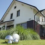 Апартаменты U Harrego I Przy Stawie Z Klimatyzacja, Balia, Sauna, Ogrodem I Parkingiem