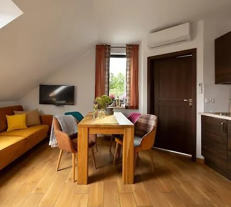 U Harrego I Przy Stawie Z Klimatyzacją, Balia, Sauna, Ogrodem I Parkingiem Apartament Kudowa-Zdrój